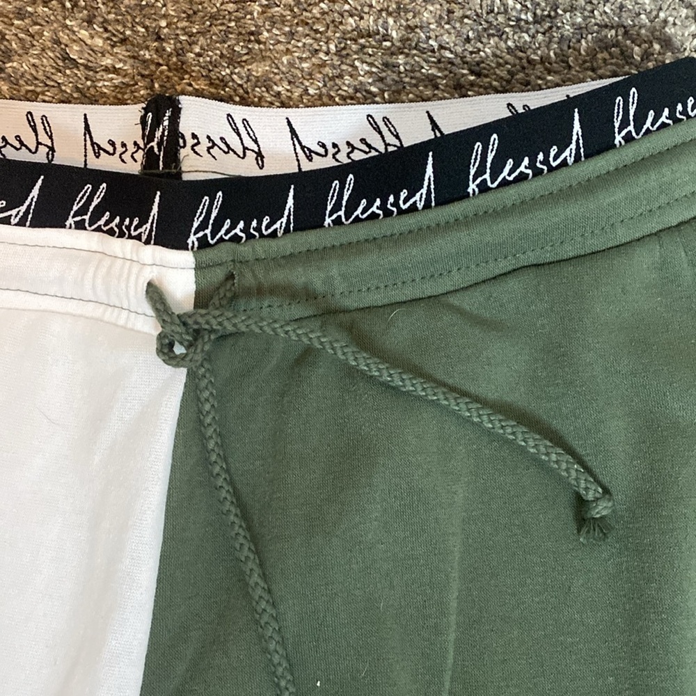 No Boundaries Women’s Tri Color Sweatpants Joggers sz XL NWOT - Picture 2 of 7